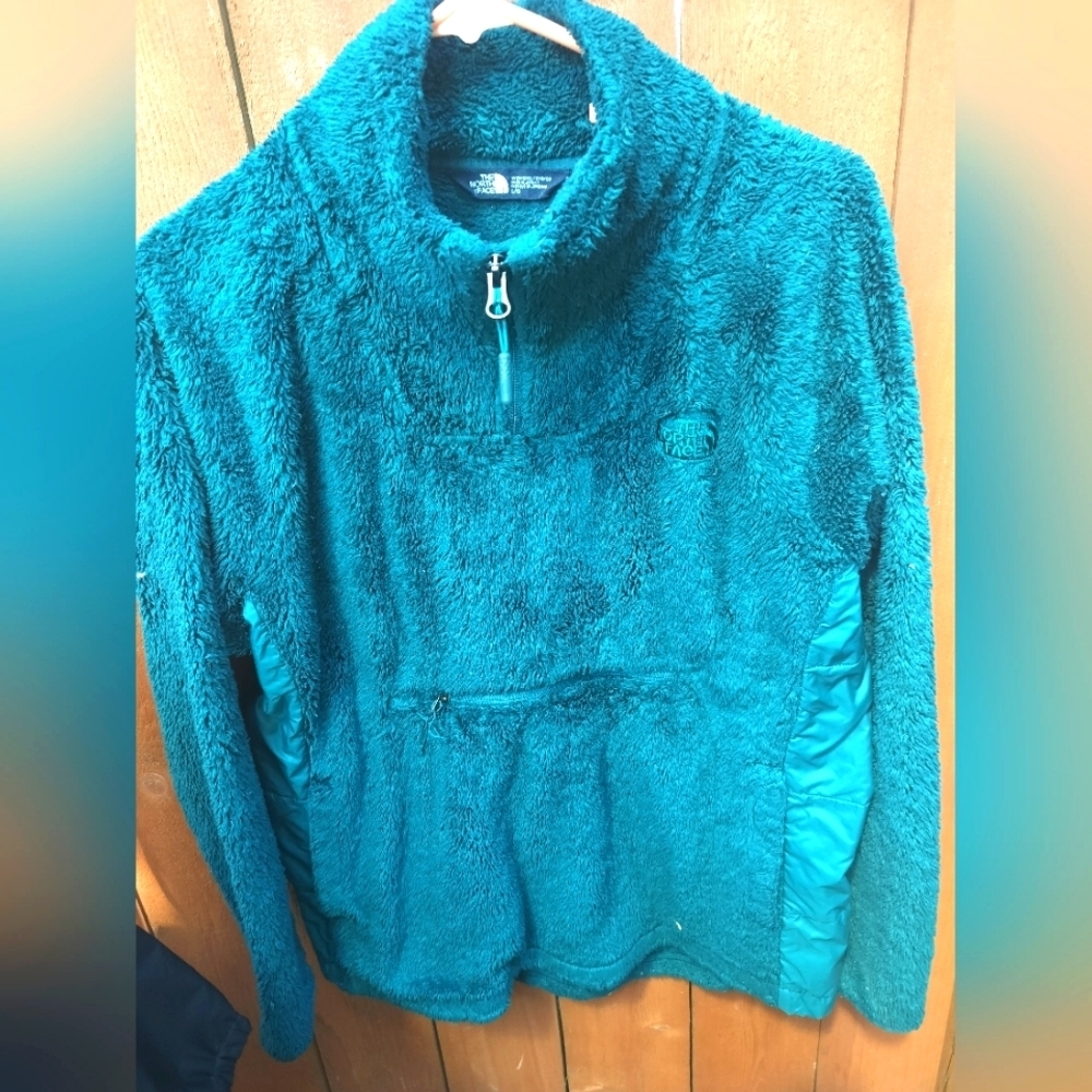 Woman north face quarter zip jacket